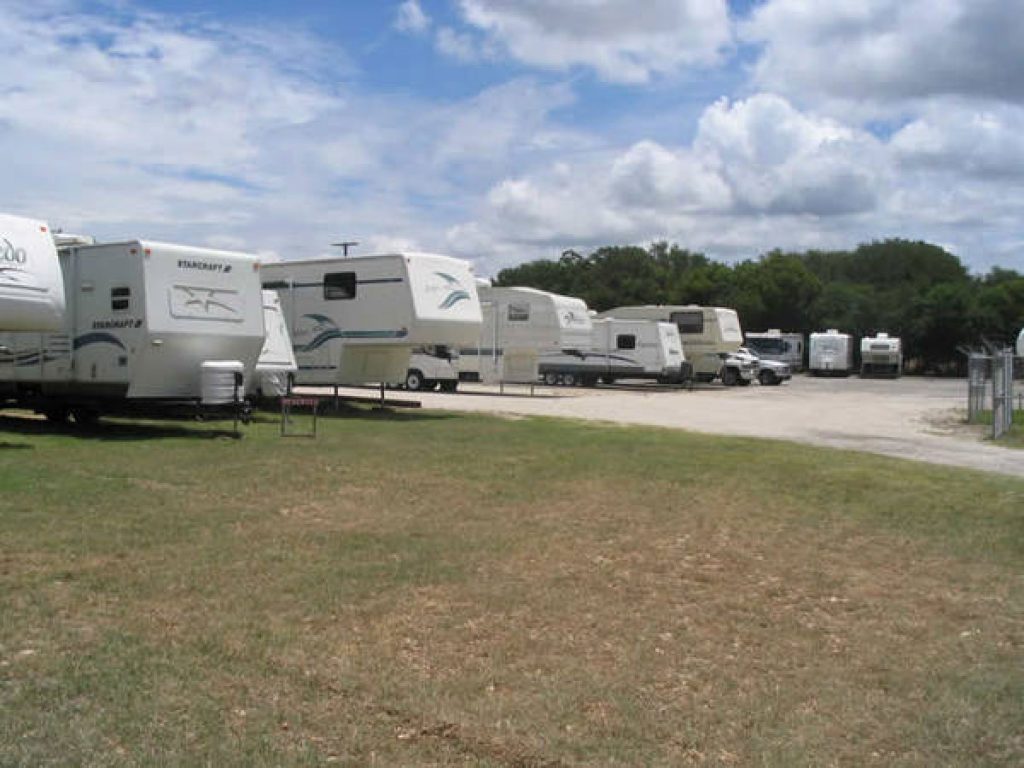 photo of rvs and rv sites